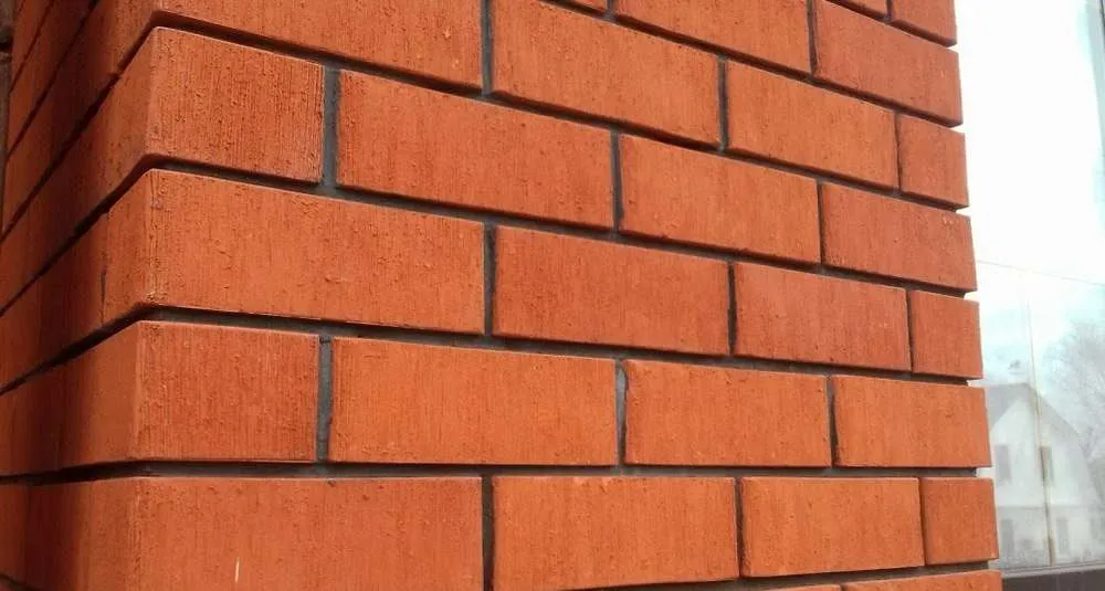 Кирпич керамический лицевой ЖКЗ красный бархат 1,4 НФ – купить по низкой цене в Екатеринбурге в интернет-магазине Стройснаб Кирпич керамический лицевой ЖКЗ красный бархат 1,4 НФ в Екатеринбурге