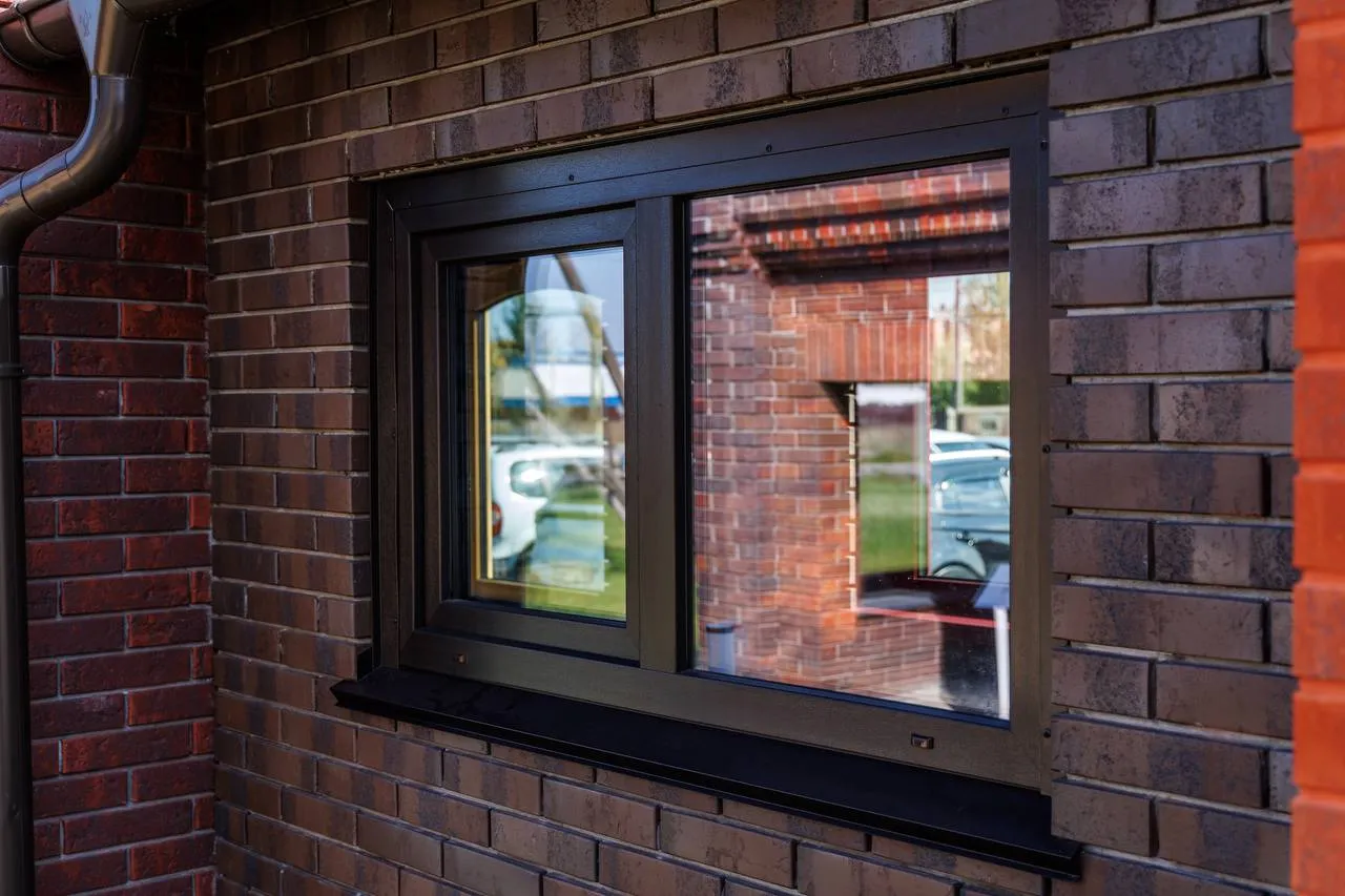 На территории завода «Ликолор» открылась демонстрационная кирпичная деревня На территории завода «Ликолор» открылась демонстрационная кирпичная деревня