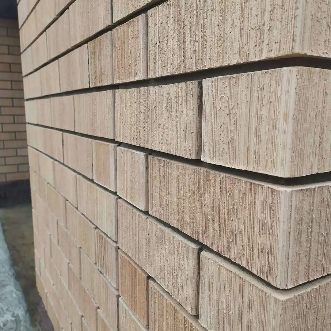 Кирпич керамический лицевой Фурбау Сливки велюр меланж 1,4 НФ – купить по низкой цене в Екатеринбурге в интернет-магазине Стройснаб Кирпич керамический лицевой Фурбау Сливки велюр меланж 1,4 НФ в Екатеринбурге