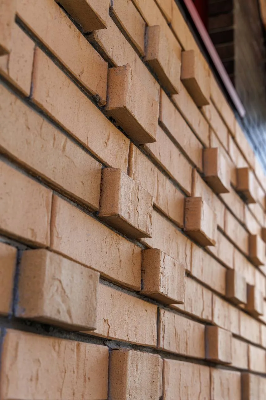 На территории завода «Ликолор» открылась демонстрационная кирпичная деревня На территории завода «Ликолор» открылась демонстрационная кирпичная деревня