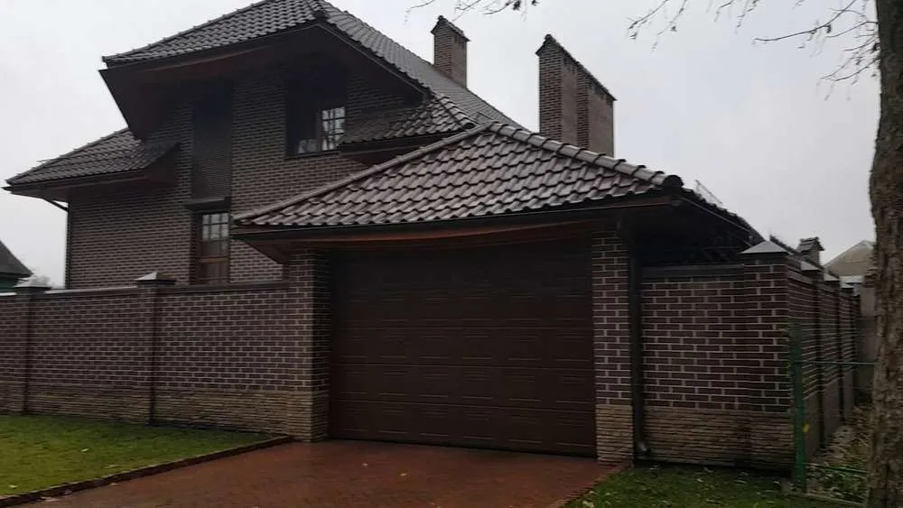 Кирпич керамический лицевой ЖКЗ тёмно-коричневый бархат 0,7 НФ – купить по низкой цене в Екатеринбурге в интернет-магазине Стройснаб Кирпич керамический лицевой ЖКЗ тёмно-коричневый бархат 0,7 НФ в Екатеринбурге