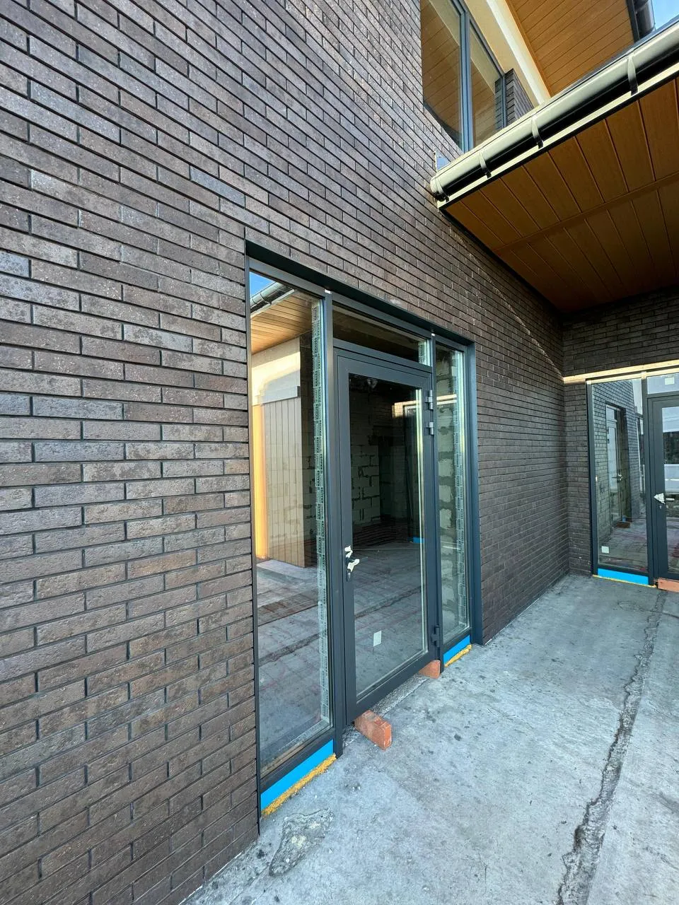 Кирпич керамический лицевой Ликолор Тайга графит магма 1 НФ – купить по низкой цене в Екатеринбурге в интернет-магазине Стройснаб Кирпич керамический лицевой Ликолор Тайга графит магма 1 НФ в Екатеринбурге