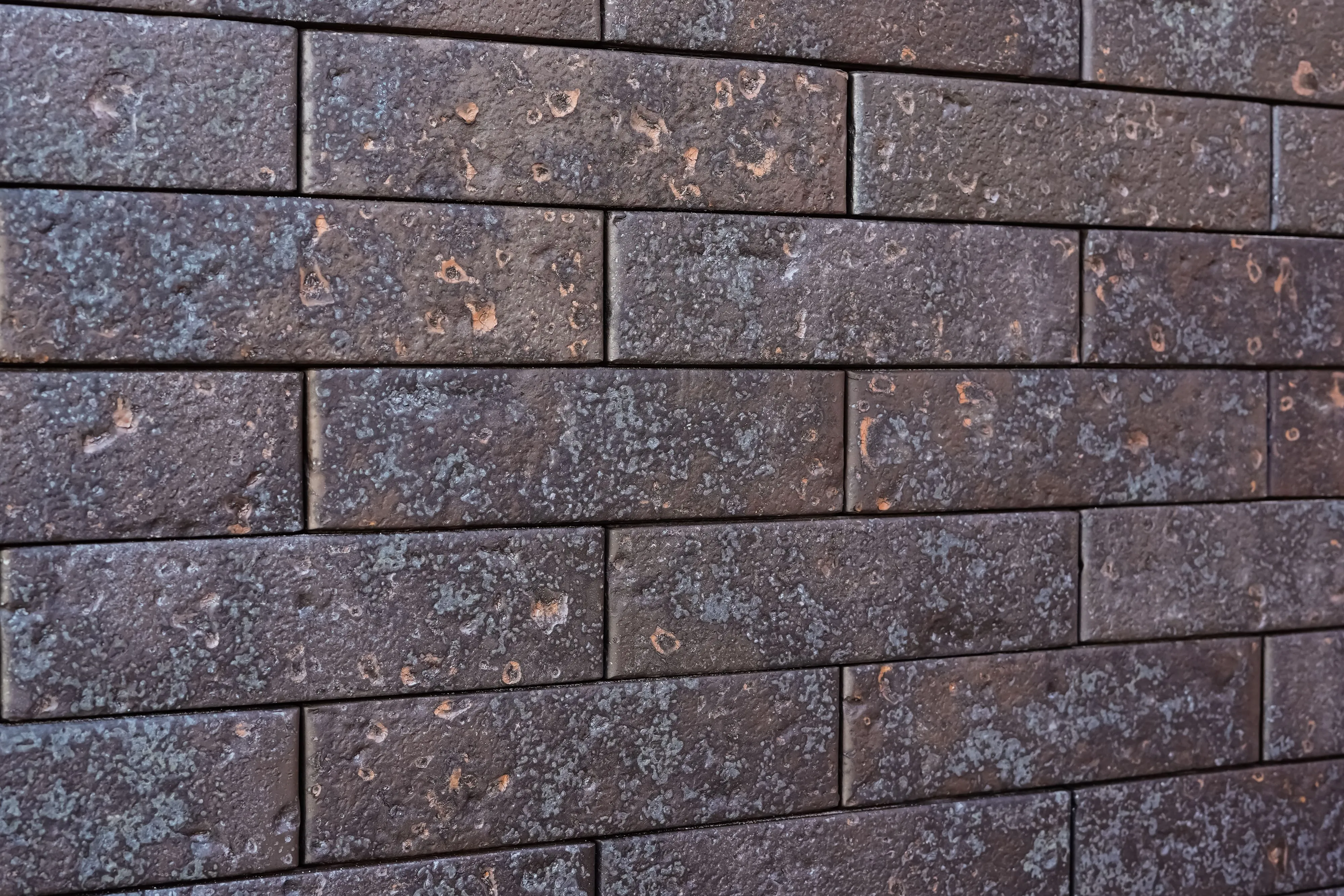 Кирпич керамический лицевой Ликолор Тайга графит магма 1 НФ – купить по низкой цене в Екатеринбурге в интернет-магазине Стройснаб Кирпич керамический лицевой Ликолор Тайга графит магма 1 НФ в Екатеринбурге