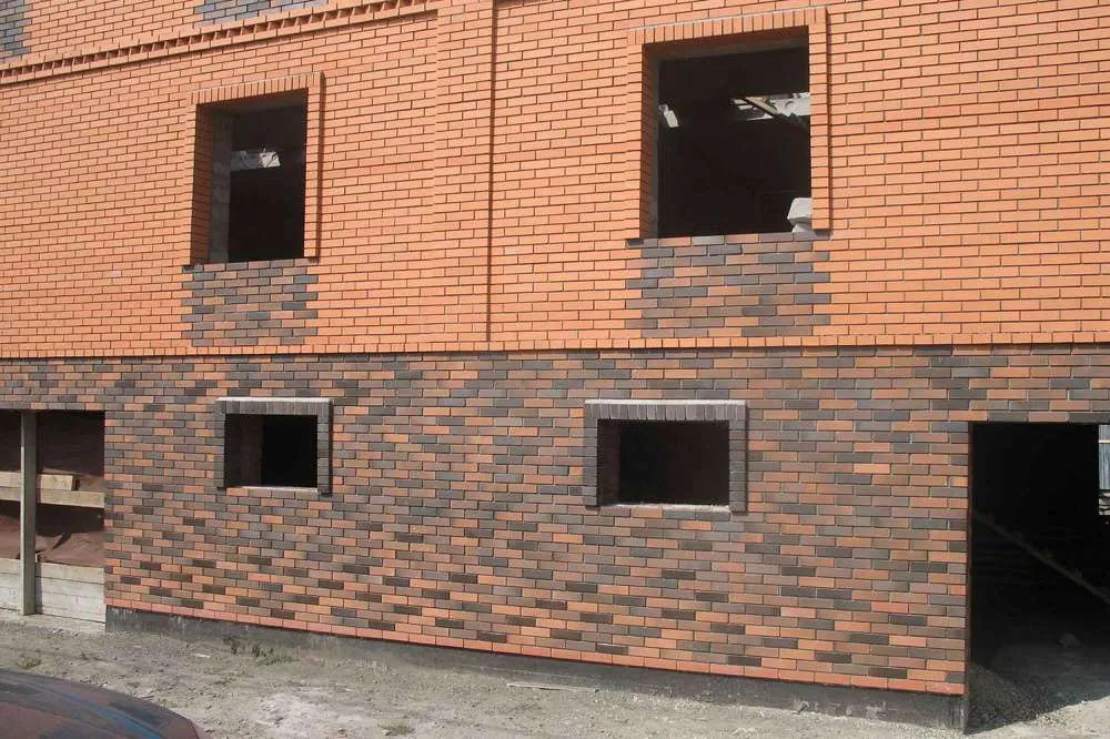 Кирпич керамический лицевой ЖКЗ персиковый гладкий 1 НФ – купить по низкой цене в Екатеринбурге в интернет-магазине Стройснаб Кирпич керамический лицевой ЖКЗ персиковый гладкий 1 НФ в Екатеринбурге