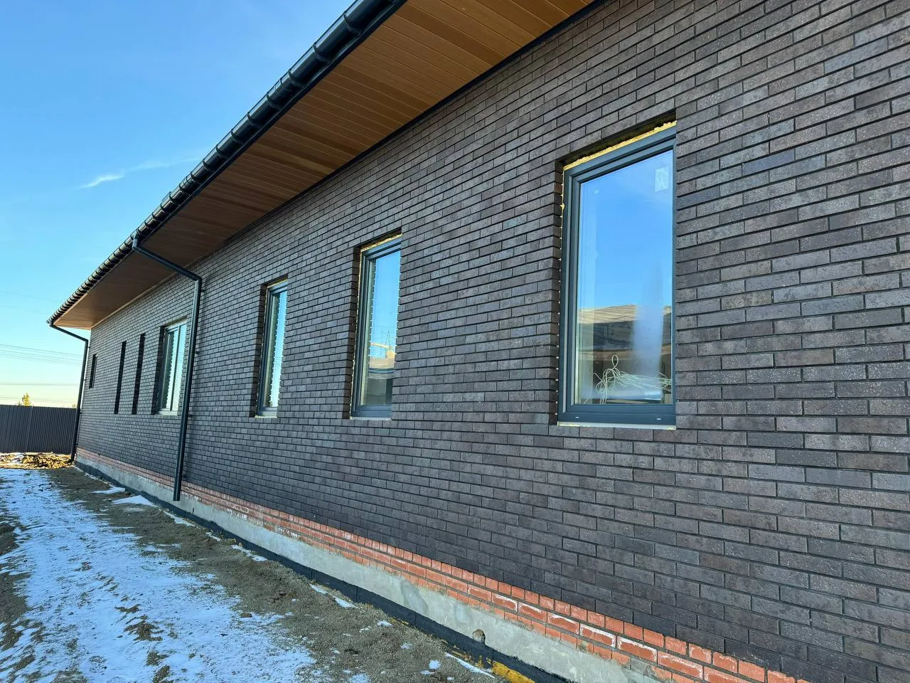 Кирпич керамический лицевой Ликолор Тайга графит магма 1 НФ – купить по низкой цене в Екатеринбурге в интернет-магазине Стройснаб Кирпич керамический лицевой Ликолор Тайга графит магма 1 НФ в Екатеринбурге