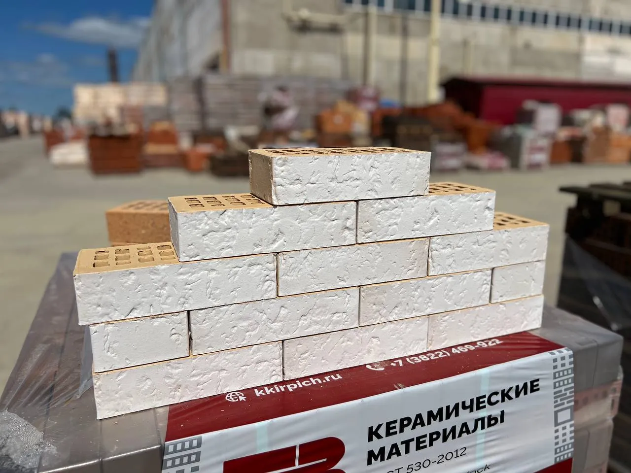 Кирпич керамический лицевой Копыловская керамика Жемчуг 1 НФ – купить по низкой цене в Екатеринбурге в интернет-магазине Стройснаб Кирпич керамический лицевой Копыловская керамика Жемчуг 1 НФ в Екатеринбурге