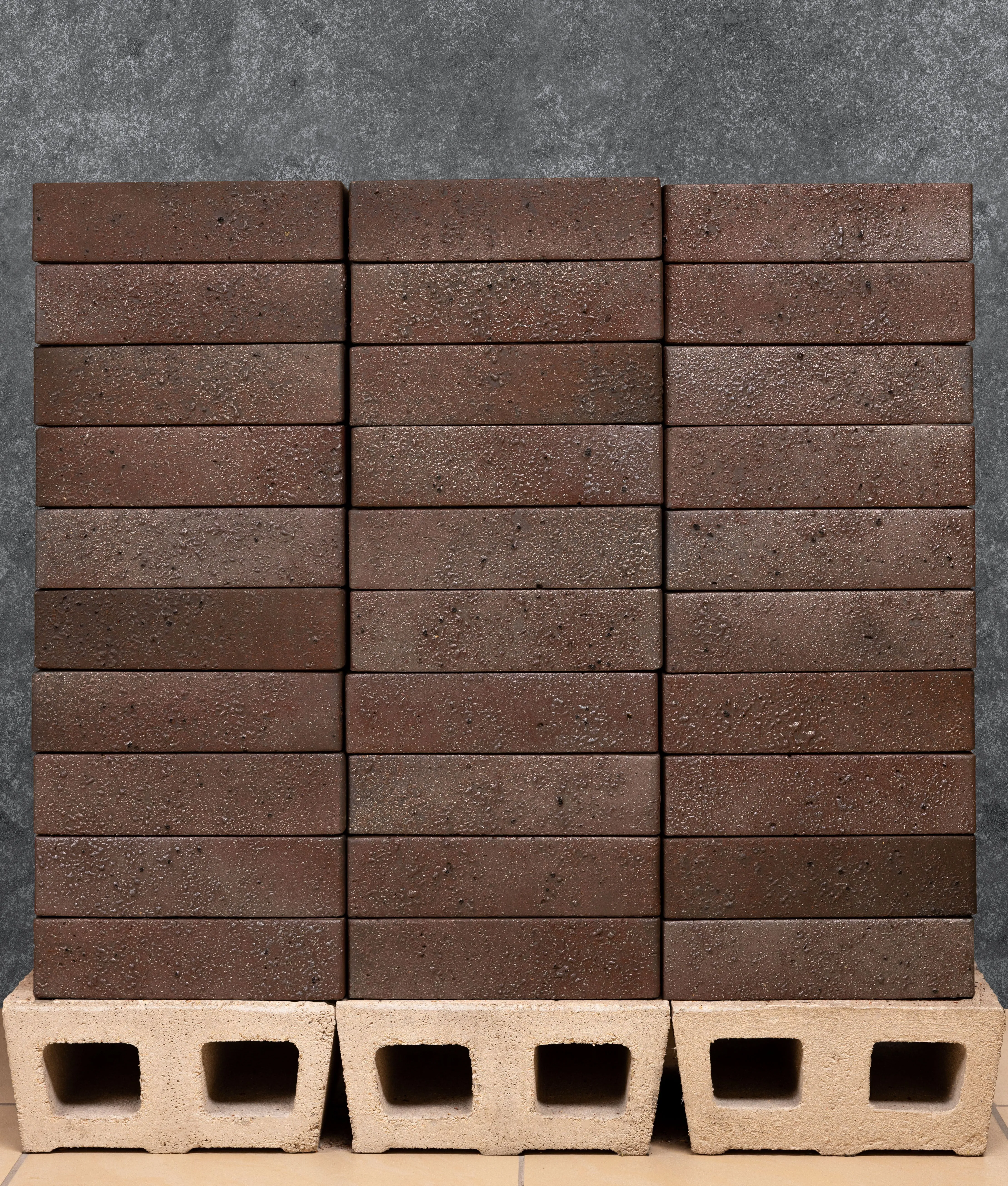 Кирпич керамический Ликолор одинарный Тайга Гиацинт – купить по низкой цене в Екатеринбурге в интернет-магазине Стройснаб Кирпич керамический Ликолор одинарный Тайга Гиацинт в Екатеринбурге