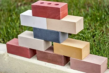 Уценка Кирпич лицевой под рядовку – купить по низкой цене в Екатеринбурге в интернет-магазине Стройснаб Уценка Кирпич лицевой под рядовку в Екатеринбурге