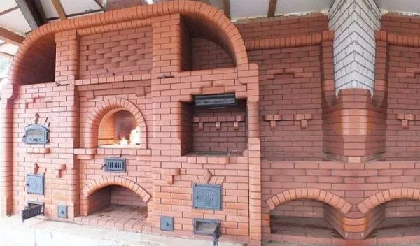 Кирпич керамический лицевой ЛСР красный гладкий полнотелый R-60 1 НФ – купить по низкой цене в Екатеринбурге в интернет-магазине Стройснаб Кирпич керамический лицевой ЛСР красный гладкий полнотелый R-60 1 НФ в Екатеринбурге