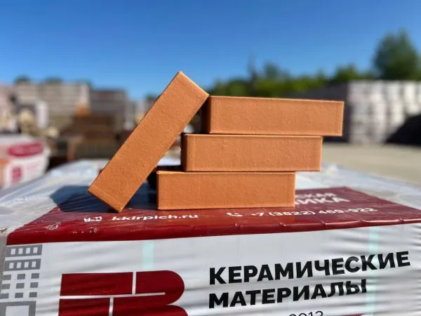 photo_5397626065813370575_y