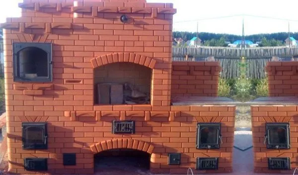 Кирпич керамический лицевой ЛСР красный гладкий полнотелый 1 НФ – купить по низкой цене в Екатеринбурге в интернет-магазине Стройснаб Кирпич керамический лицевой ЛСР красный гладкий полнотелый 1 НФ в Екатеринбурге