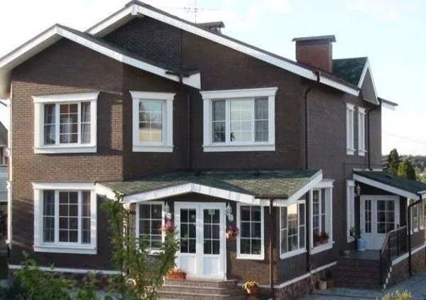 Кирпич керамический лицевой ЛСР Темно-коричневый гладкий 1НФ – купить по низкой цене в Екатеринбурге в интернет-магазине Стройснаб Кирпич керамический лицевой ЛСР Темно-коричневый гладкий 1НФ в Екатеринбурге