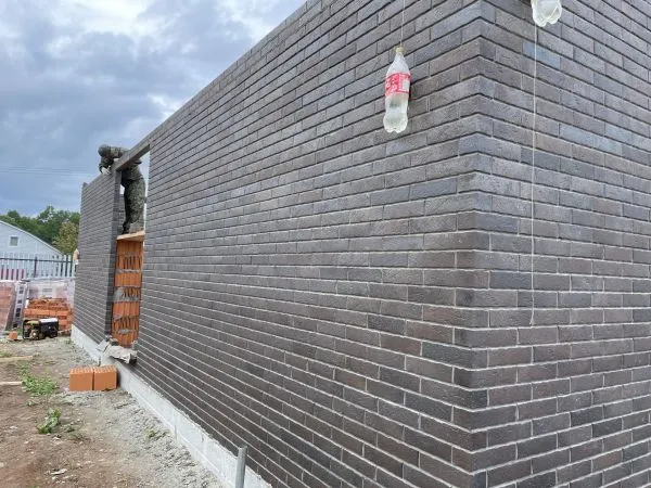 Кирпич керамический лицевой Ликолор Тайга графит скала 0,7 НФ в Екатеринбурге