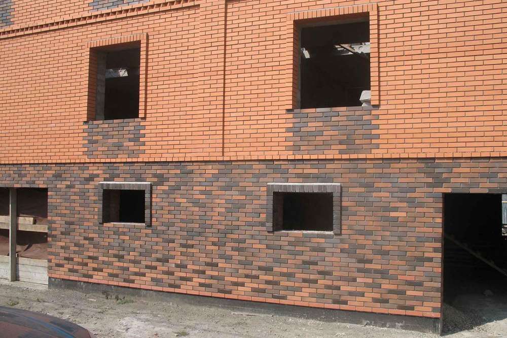 Кирпич керамический лицевой ЖКЗ персиковый гладкий 1 НФ – купить по низкой цене в Екатеринбурге в интернет-магазине Стройснаб Кирпич керамический лицевой ЖКЗ персиковый гладкий 1 НФ в Екатеринбурге