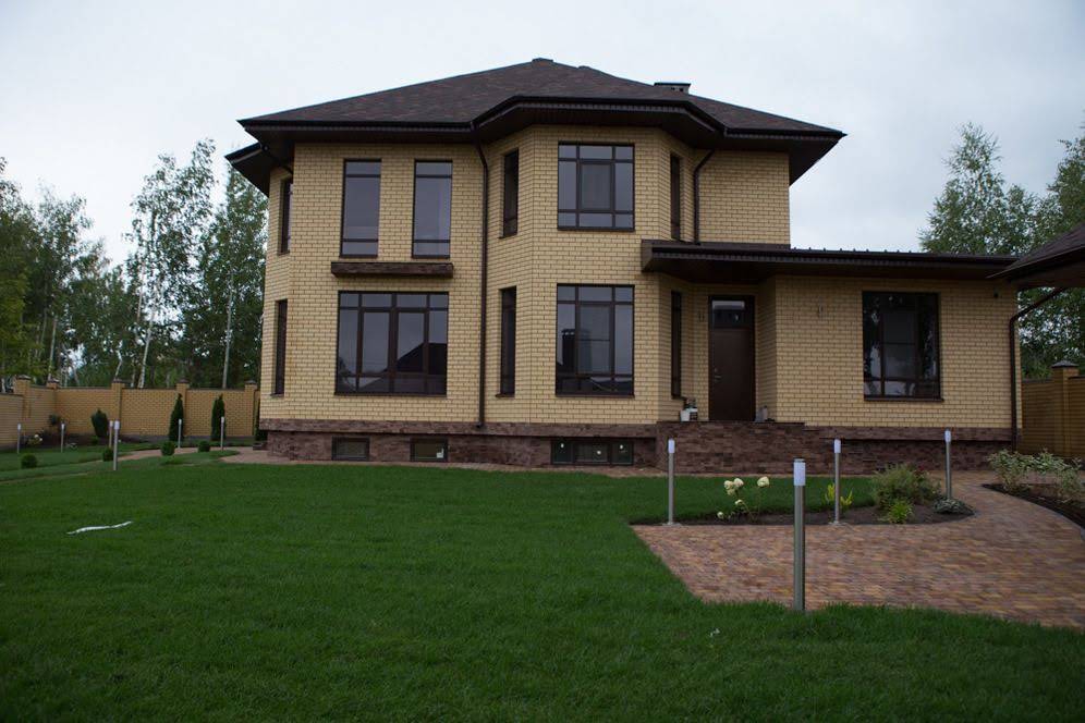 Кирпич керамический Магма утолщённый Ваниль гладкий – купить по низкой цене в Екатеринбурге в интернет-магазине Стройснаб Кирпич керамический Магма утолщённый Ваниль гладкий в Екатеринбурге