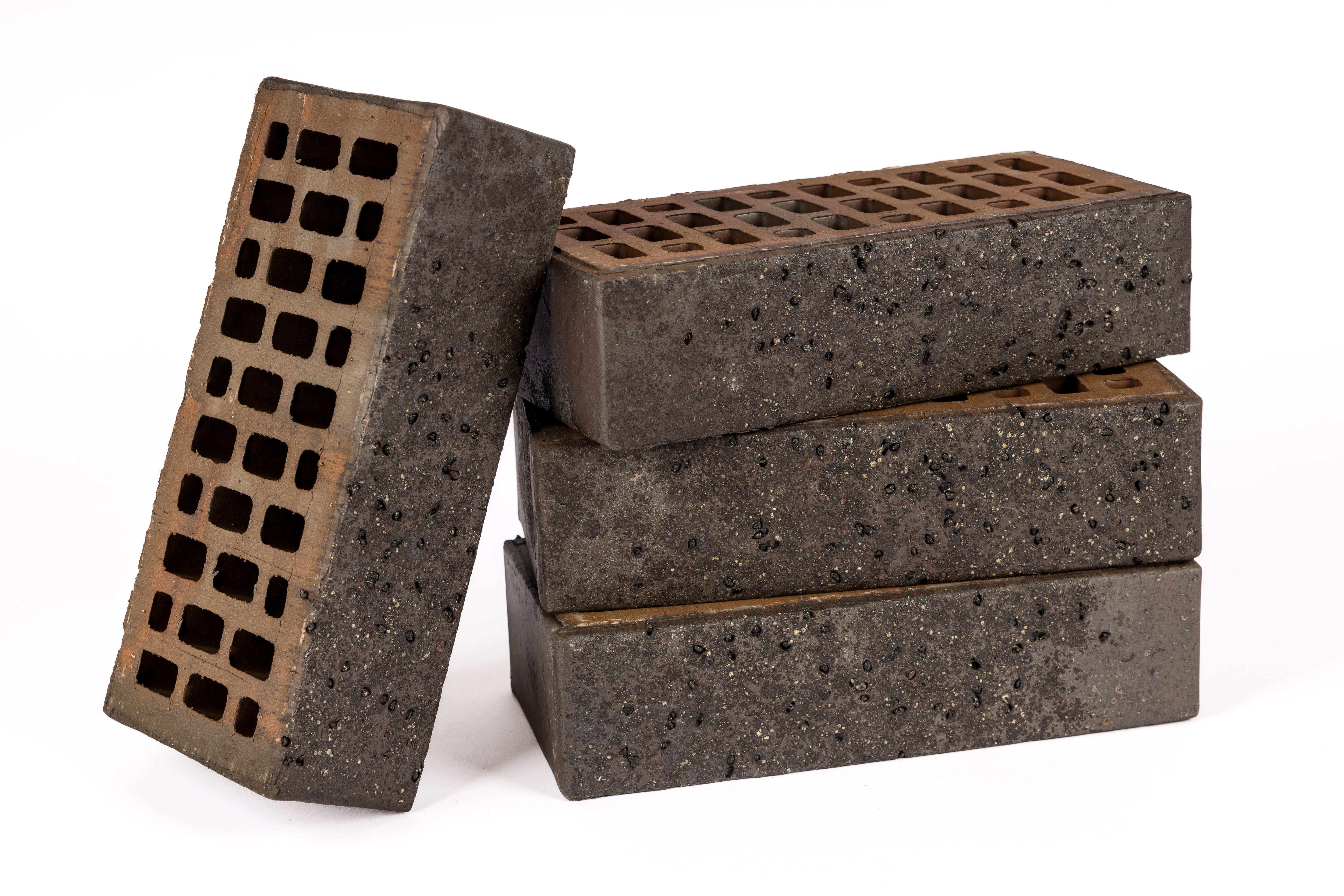 Кирпич керамический лицевой Ликолор Тайга Вулканы Черное сокровище 1 НФ – купить по низкой цене в Екатеринбурге в интернет-магазине Стройснаб Кирпич керамический лицевой Ликолор Тайга Вулканы Черное сокровище 1 НФ в Екатеринбурге