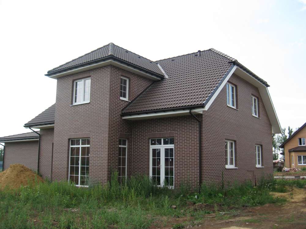 Кирпич керамический лицевой ЖКЗ тёмно-коричневый гладкий 1 НФ – купить по низкой цене в Екатеринбурге в интернет-магазине Стройснаб Кирпич керамический лицевой ЖКЗ тёмно-коричневый гладкий 1 НФ в Екатеринбурге