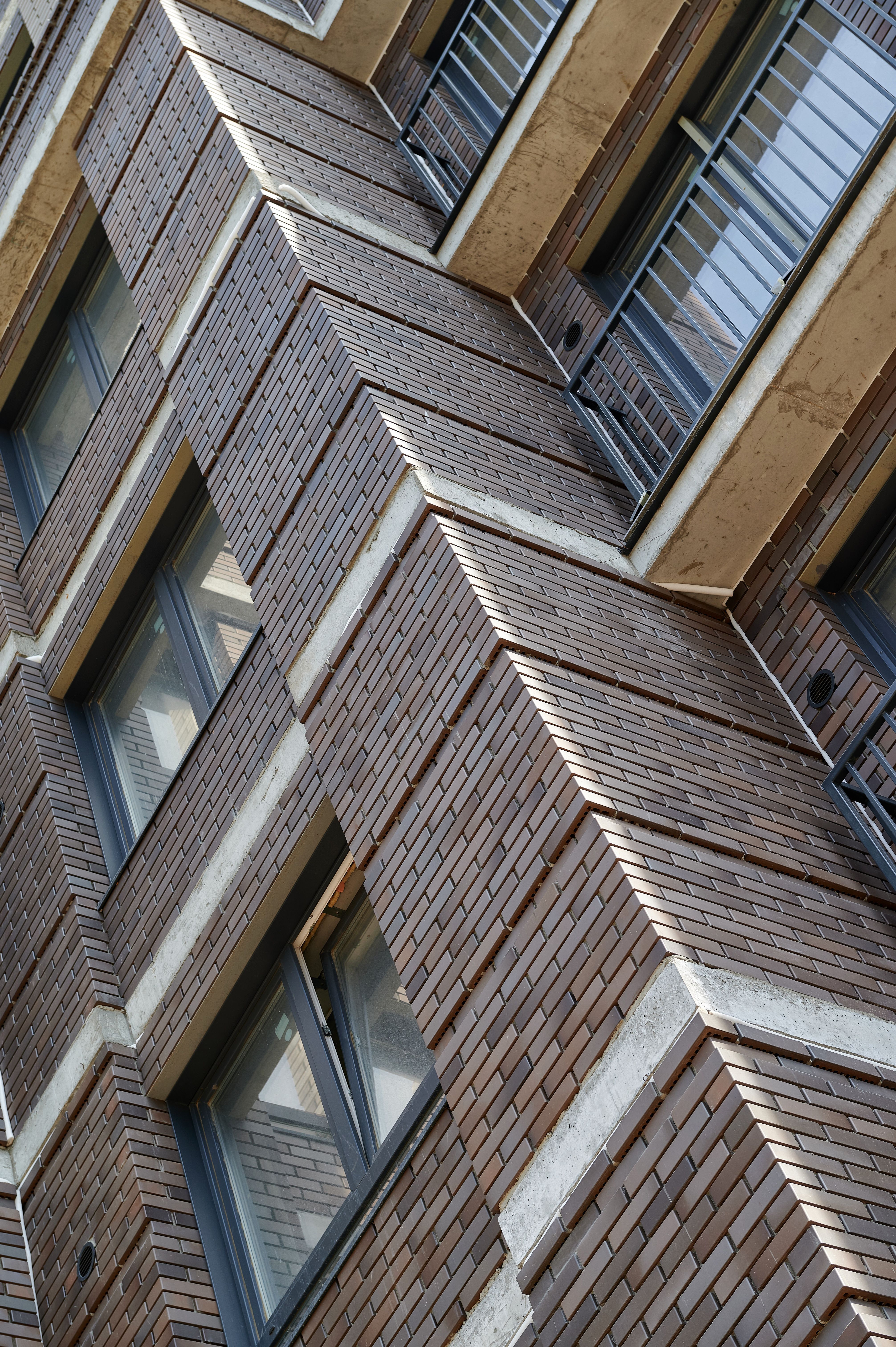 Кирпич керамический лицевой Ликолор серый гладкий 1 НФ – купить по низкой цене в Екатеринбурге в интернет-магазине Стройснаб Кирпич керамический лицевой Ликолор серый гладкий 1 НФ в Екатеринбурге