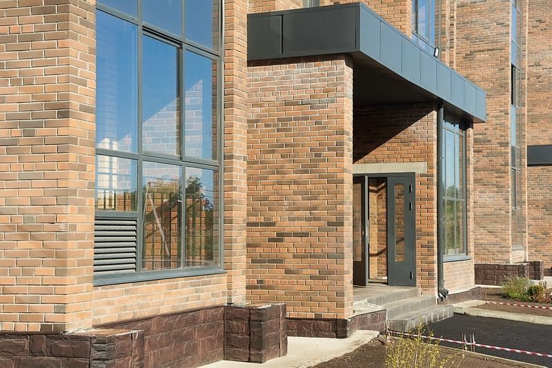 Кирпич керамический лицевой Ликолор флеш гладкий 1 НФ – купить по низкой цене в Екатеринбурге в интернет-магазине Стройснаб Кирпич керамический лицевой Ликолор флеш гладкий 1 НФ в Екатеринбурге