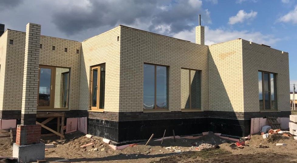Кирпич керамический Керма ЕВРО 0,7 НФ Пшеничное лето гладкий – купить по низкой цене в Екатеринбурге в интернет-магазине Стройснаб Кирпич керамический Керма ЕВРО 0,7 НФ Пшеничное лето гладкий в Екатеринбурге