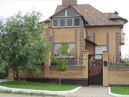 Кирпич керамический лицевой ЖКЗ соломенный гладкий 1 НФ – купить по низкой цене в Екатеринбурге в интернет-магазине Стройснаб Кирпич керамический лицевой ЖКЗ соломенный гладкий 1 НФ в Екатеринбурге