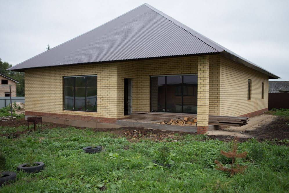 Кирпич керамический Магма утолщённый Ваниль гладкий – купить по низкой цене в Екатеринбурге в интернет-магазине Стройснаб Кирпич керамический Магма утолщённый Ваниль гладкий в Екатеринбурге