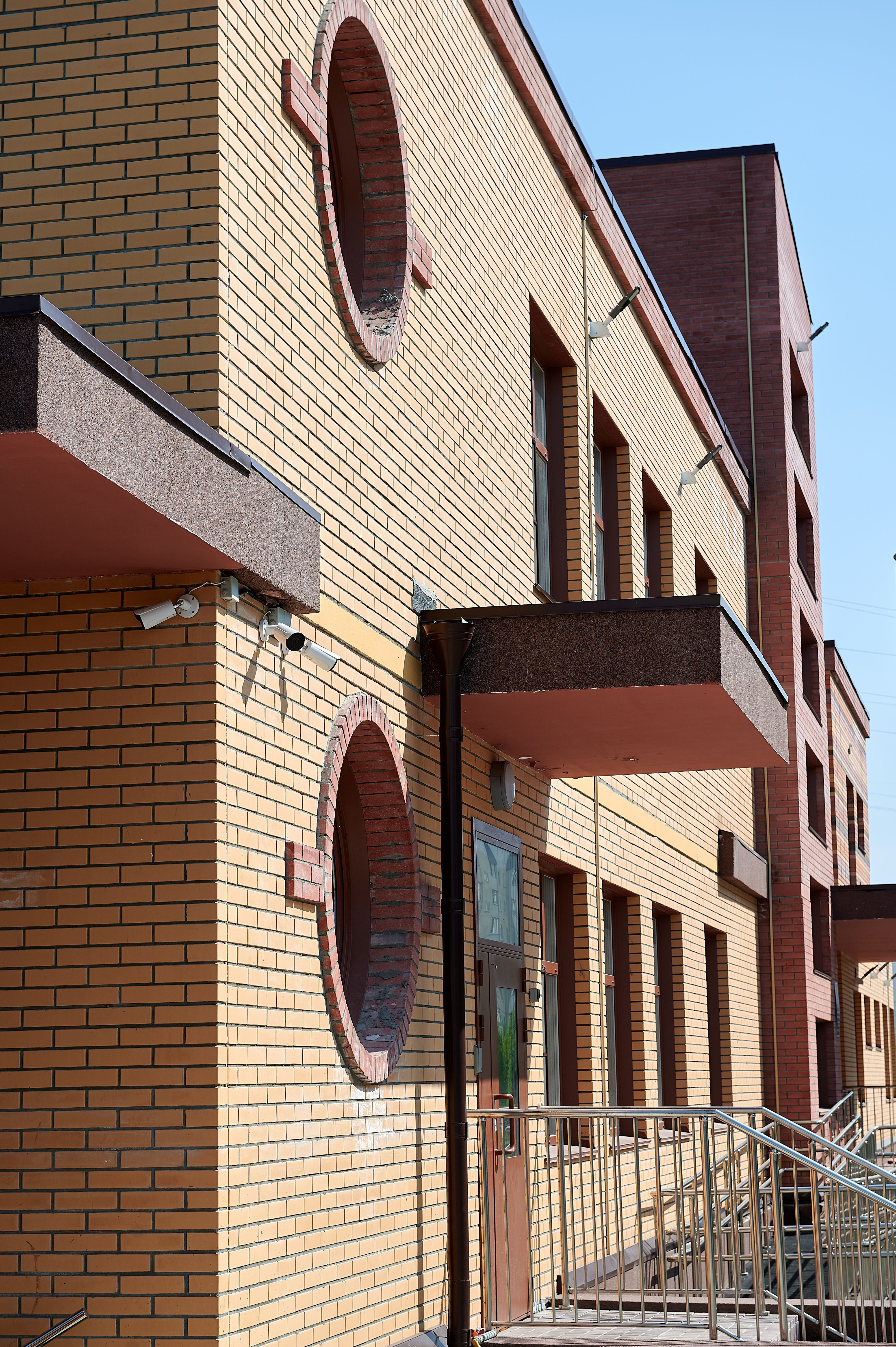 Кирпич керамический лицевой Ликолор соломенный гладкий 1 НФ – купить по низкой цене в Екатеринбурге в интернет-магазине Стройснаб Кирпич керамический лицевой Ликолор соломенный гладкий 1 НФ в Екатеринбурге