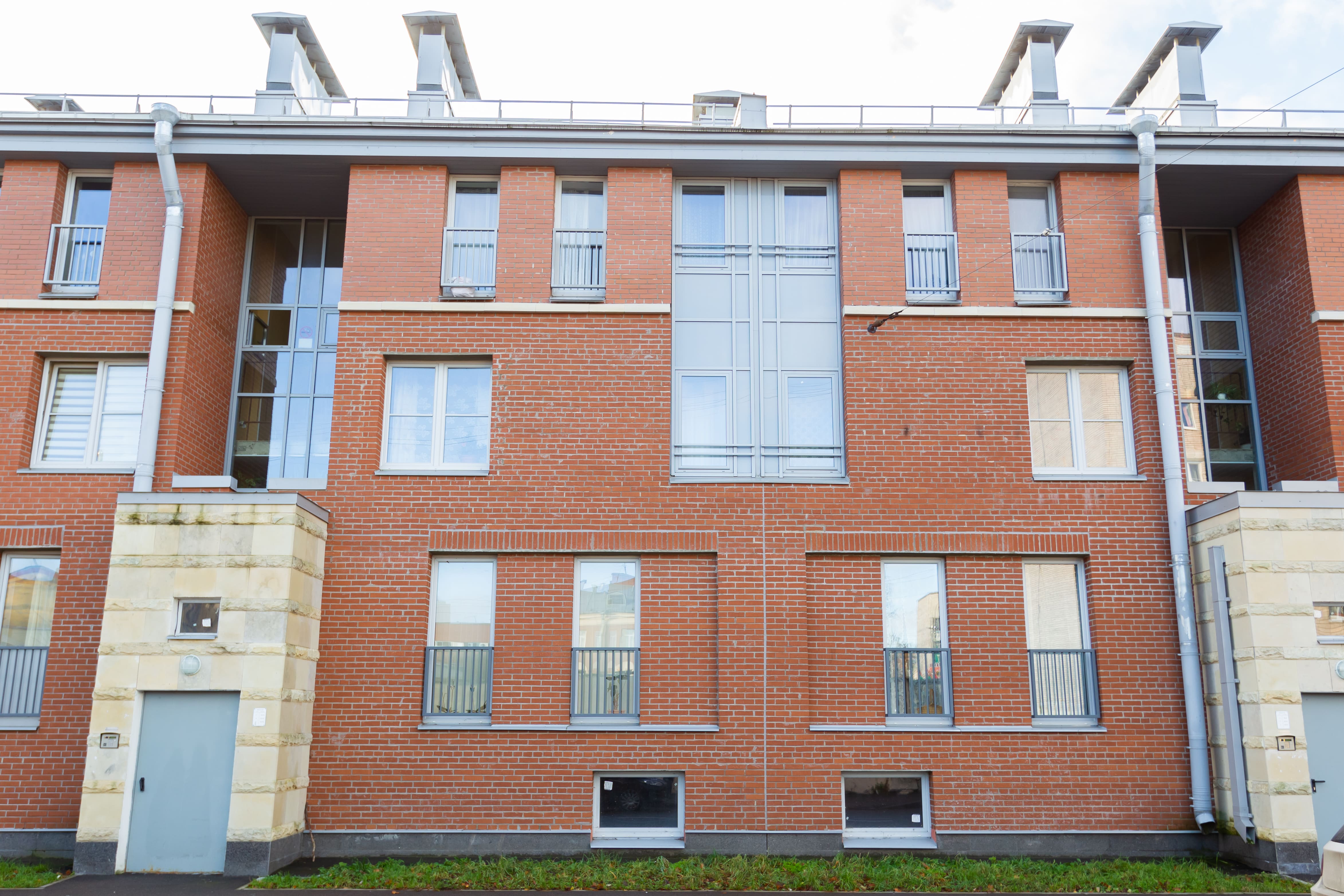 Кирпич керамический ЛСР одинарный Тёмно-красный гладкий – купить по низкой цене в Екатеринбурге в интернет-магазине Стройснаб Кирпич керамический ЛСР одинарный Тёмно-красный гладкий в Екатеринбурге