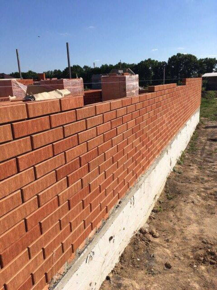 Кирпич керамический лицевой ЖКЗ красный бархат 0,7 НФ – купить по низкой цене в Екатеринбурге в интернет-магазине Стройснаб Кирпич керамический лицевой ЖКЗ красный бархат 0,7 НФ в Екатеринбурге