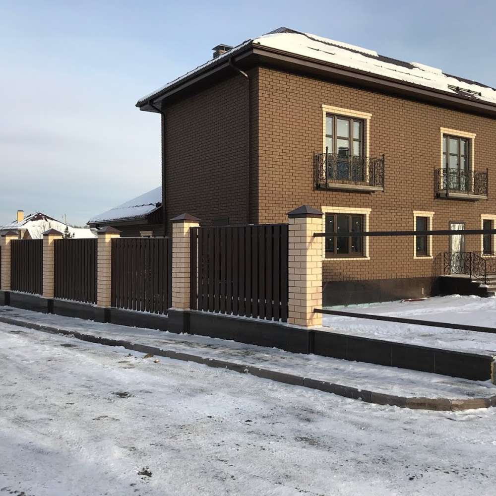 Кирпич керамический лицевой ЖКЗ тёмно-коричневый гладкий 0,7 НФ – купить по низкой цене в Екатеринбурге в интернет-магазине Стройснаб Кирпич керамический лицевой ЖКЗ тёмно-коричневый гладкий 0,7 НФ в Екатеринбурге