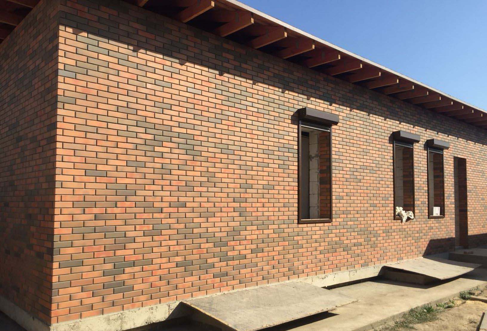 Кирпич керамический лицевой Ликолор флеш гладкий 1 НФ – купить по низкой цене в Екатеринбурге в интернет-магазине Стройснаб Кирпич керамический лицевой Ликолор флеш гладкий 1 НФ в Екатеринбурге