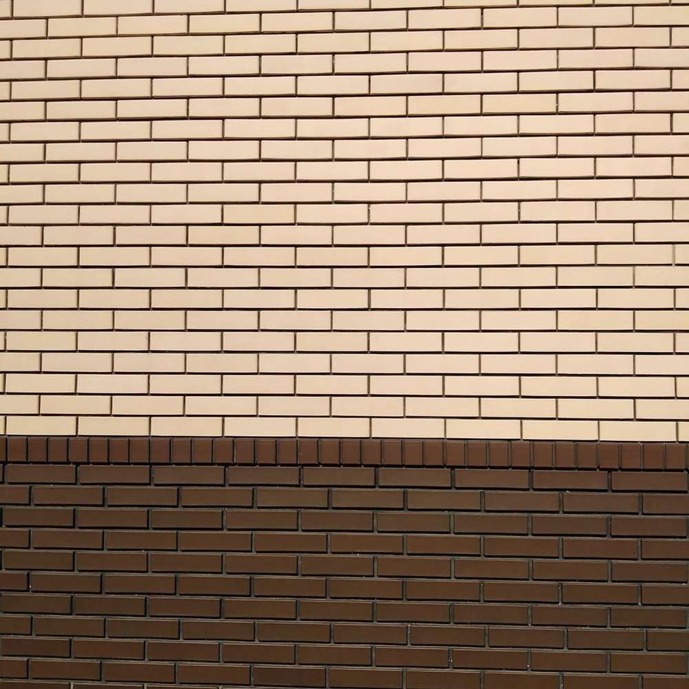 Кирпич керамический лицевой ЖКЗ тёмно-коричневый гладкий 0,7 НФ – купить по низкой цене в Екатеринбурге в интернет-магазине Стройснаб Кирпич керамический лицевой ЖКЗ тёмно-коричневый гладкий 0,7 НФ в Екатеринбурге