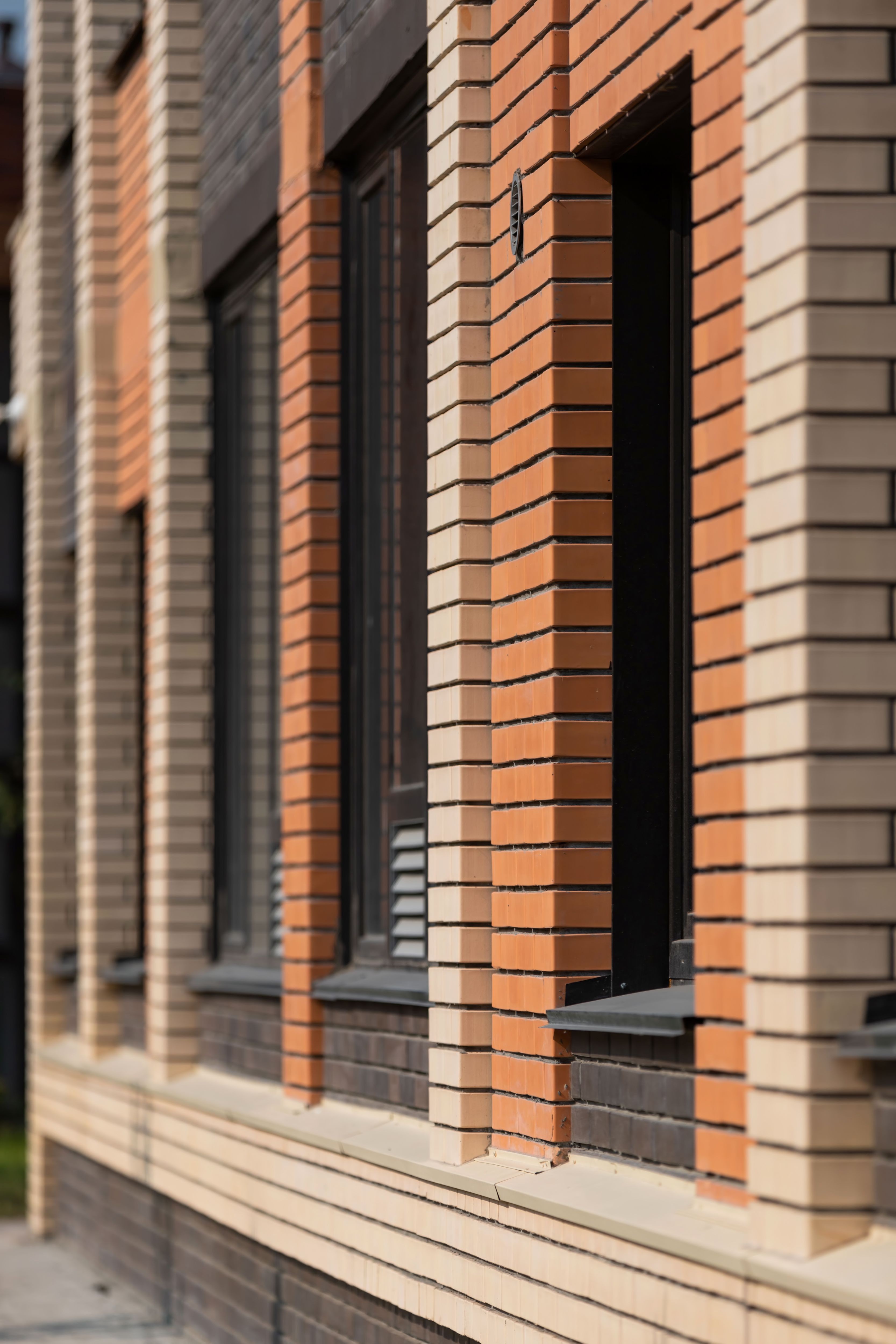 Кирпич керамический лицевой Ликолор навахо гладкий 1 НФ – купить по низкой цене в Екатеринбурге в интернет-магазине Стройснаб Кирпич керамический лицевой Ликолор навахо гладкий 1 НФ в Екатеринбурге