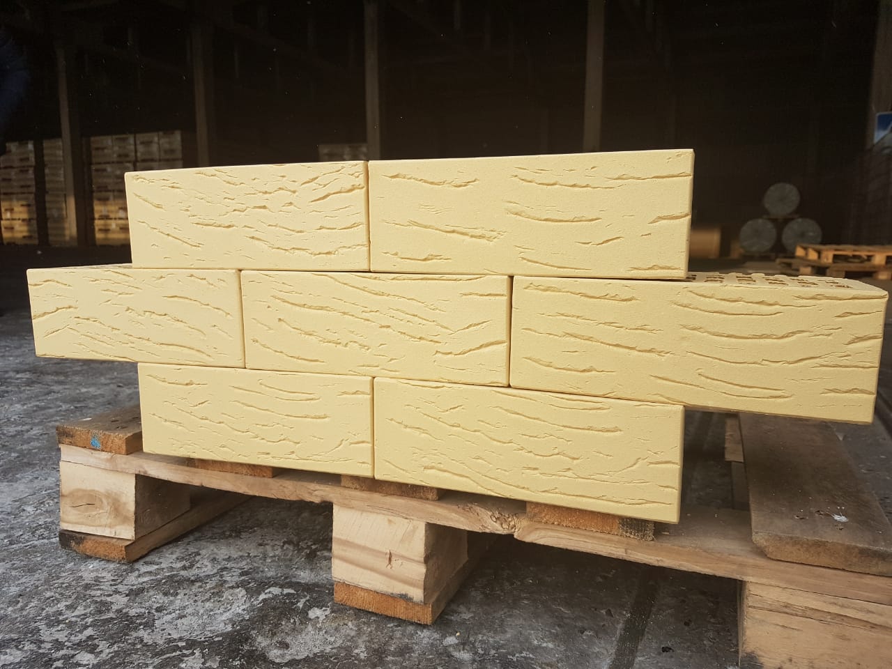 Кирпич керамический Магма утолщённый Ваниль Антик – купить по низкой цене в Екатеринбурге в интернет-магазине Стройснаб Кирпич керамический Магма утолщённый Ваниль Антик в Екатеринбурге