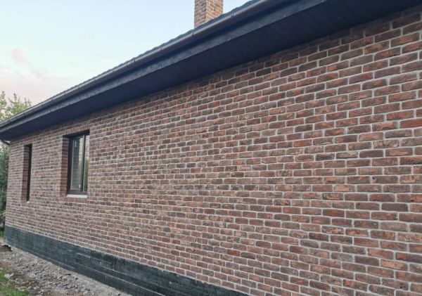 Кирпич ручной формовки Faber Jar Петровский Штандарт Черно-красный – купить по низкой цене в Екатеринбурге в интернет-магазине Стройснаб Кирпич ручной формовки Faber Jar Петровский Штандарт Черно-красный в Екатеринбурге