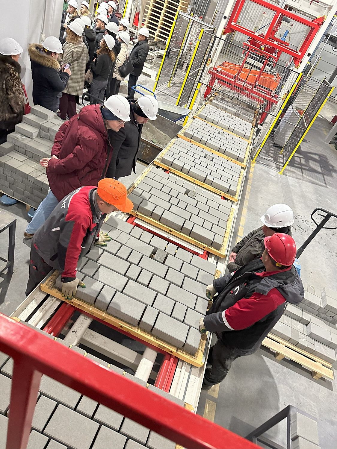 Экскурсия на новый завод «Поревит» в Екатеринбурге: вдохновение для застройщиков и проектировщиков. Экскурсия на новый завод «Поревит» в Екатеринбурге: вдохновение для застройщиков и проектировщиков.