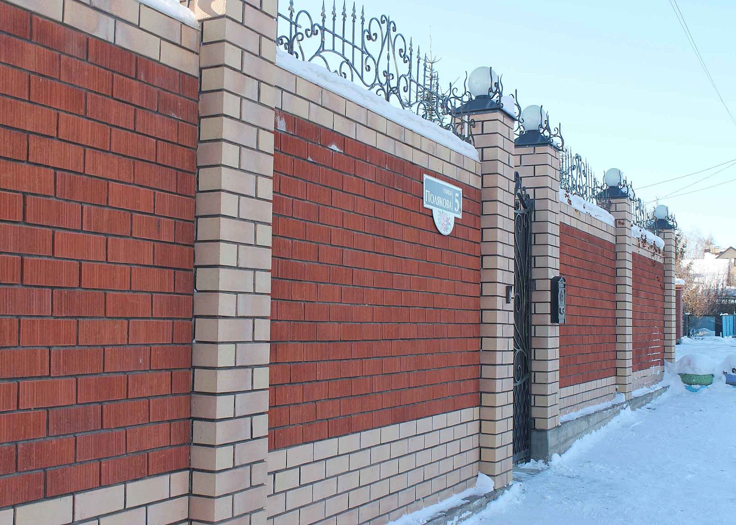 Кирпич керамический лицевой Фурбау Красный велюр меланж 1,4 НФ Кирпич керамический лицевой Фурбау Красный велюр меланж 1,4 НФ